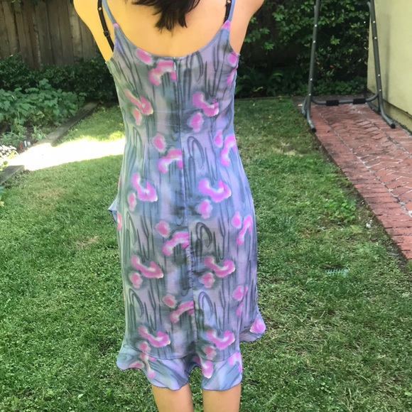 3/25💙Purple Ruffle Dress - Picture 4 of 4